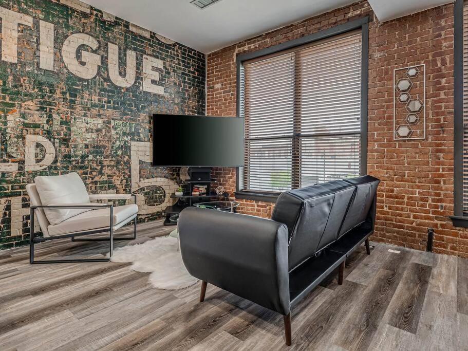 Deluxe Studio In Historic Downtown Building! Bartlesville Eksteriør bilde